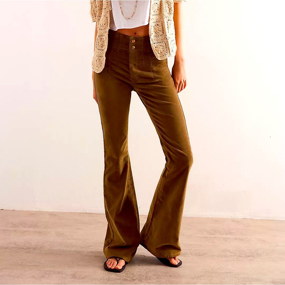 We The Free Jayde Cord Flare Jeans size 28/33
Brown